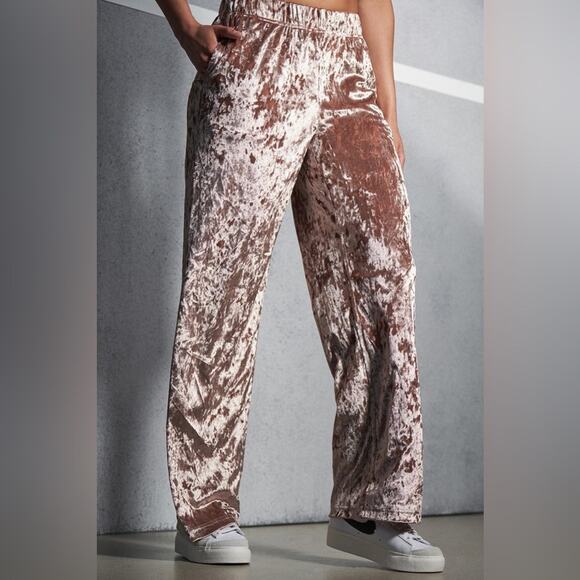 Fabletics Go-To Crushed Velour Wide Leg Pant Teddy Pink Size 1X - Picture 1 of 9